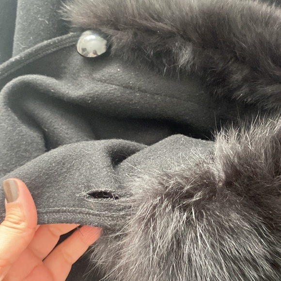 Cashmere and Fox Furr Poncho - Picture 6 of 8